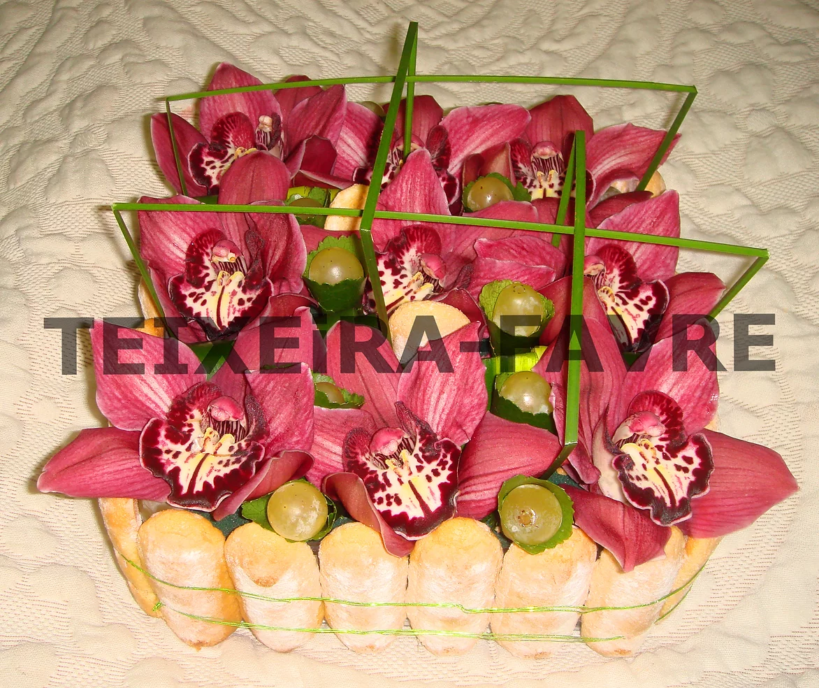 bouquet fleurs gateau fleuri rouge