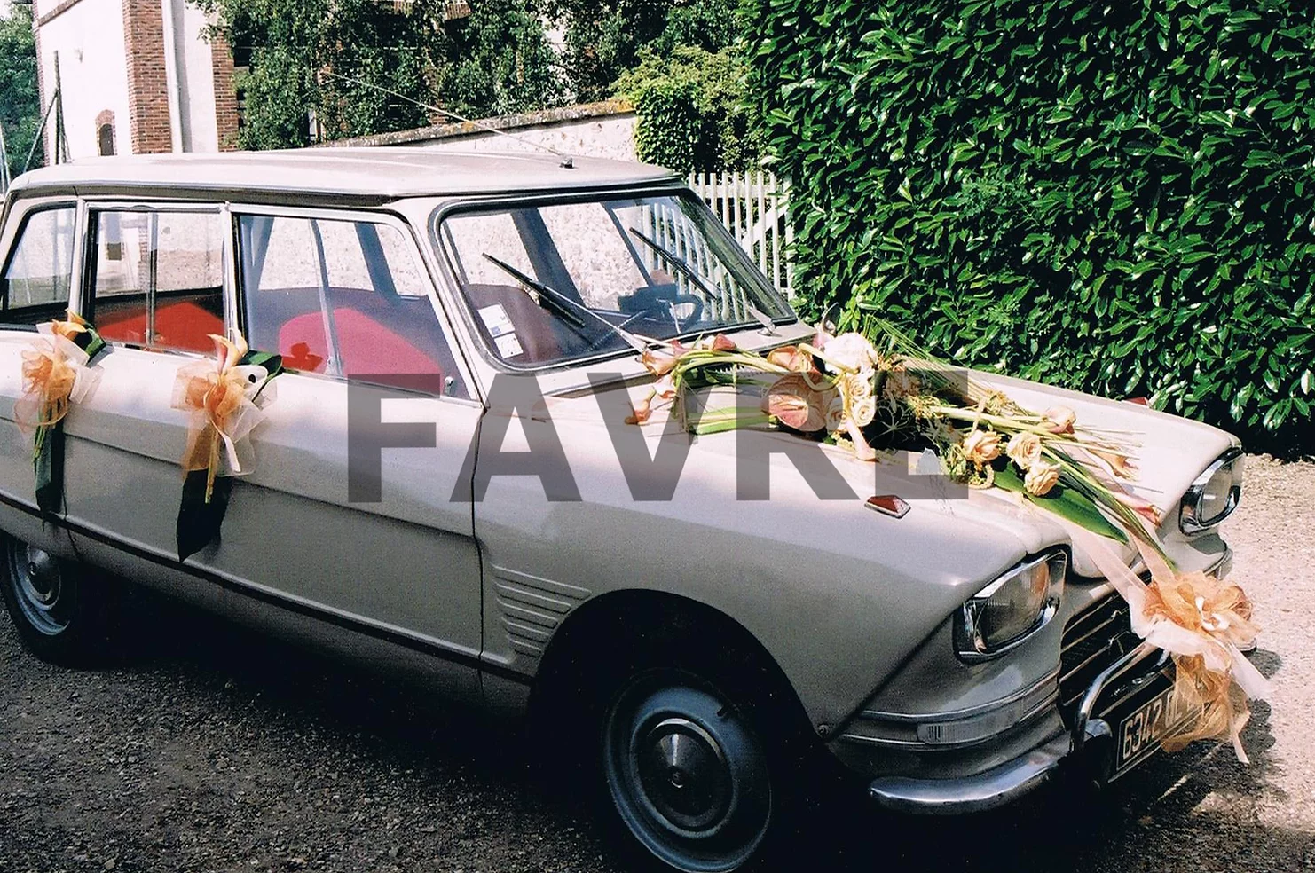 décor bouquet fleurs voiture