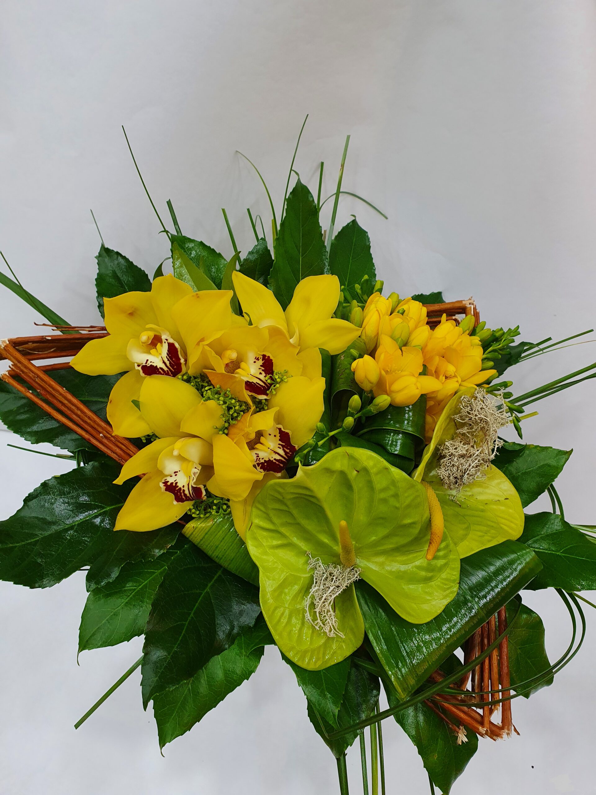 bouquet triangle fleurs jaunes1